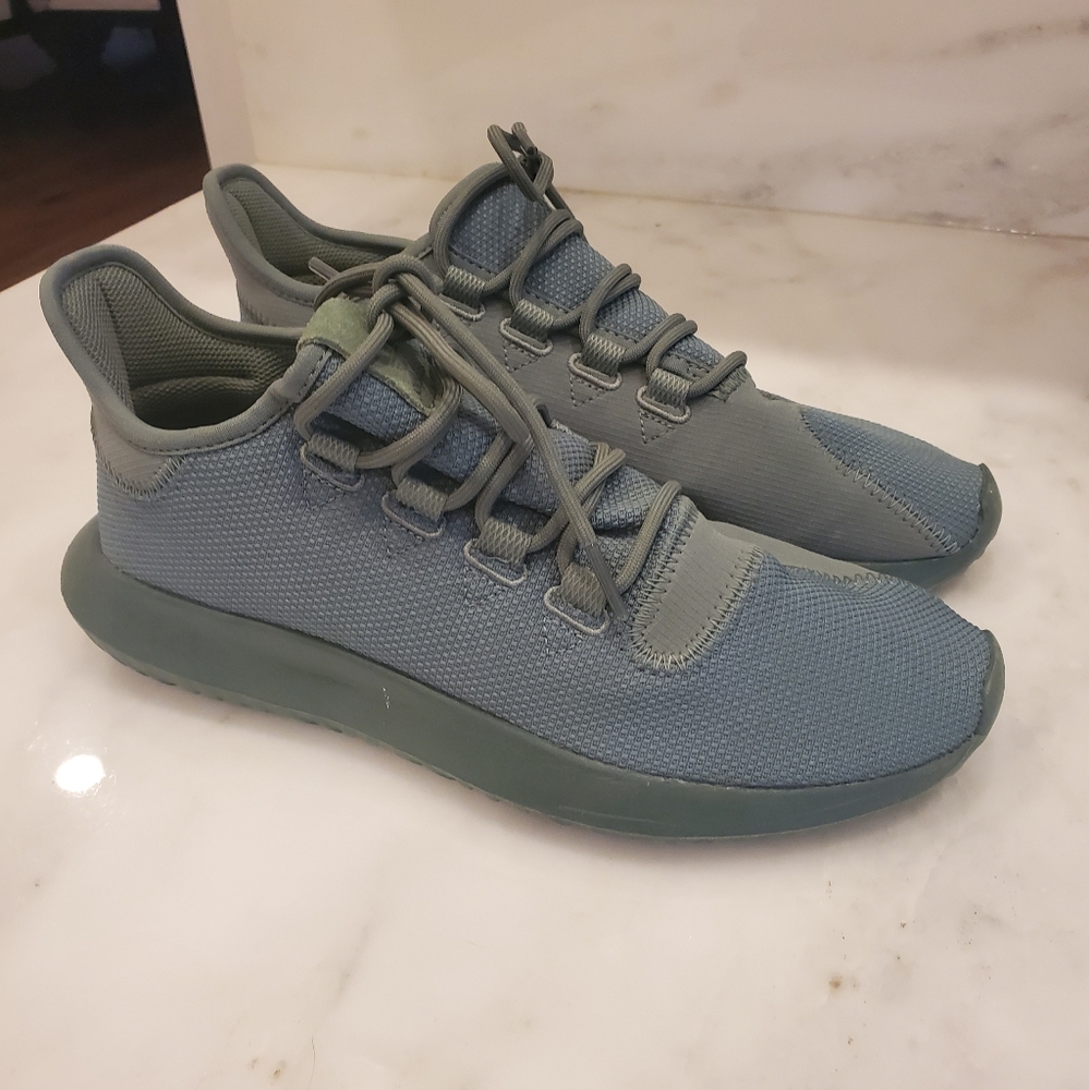 Adidas - Picture 2 of 4